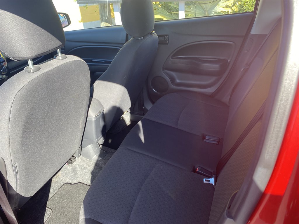 2019 Mitsubishi Mirage ES photo 5