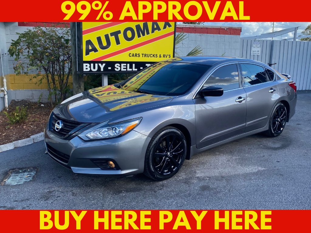 Nissan Altima's photo