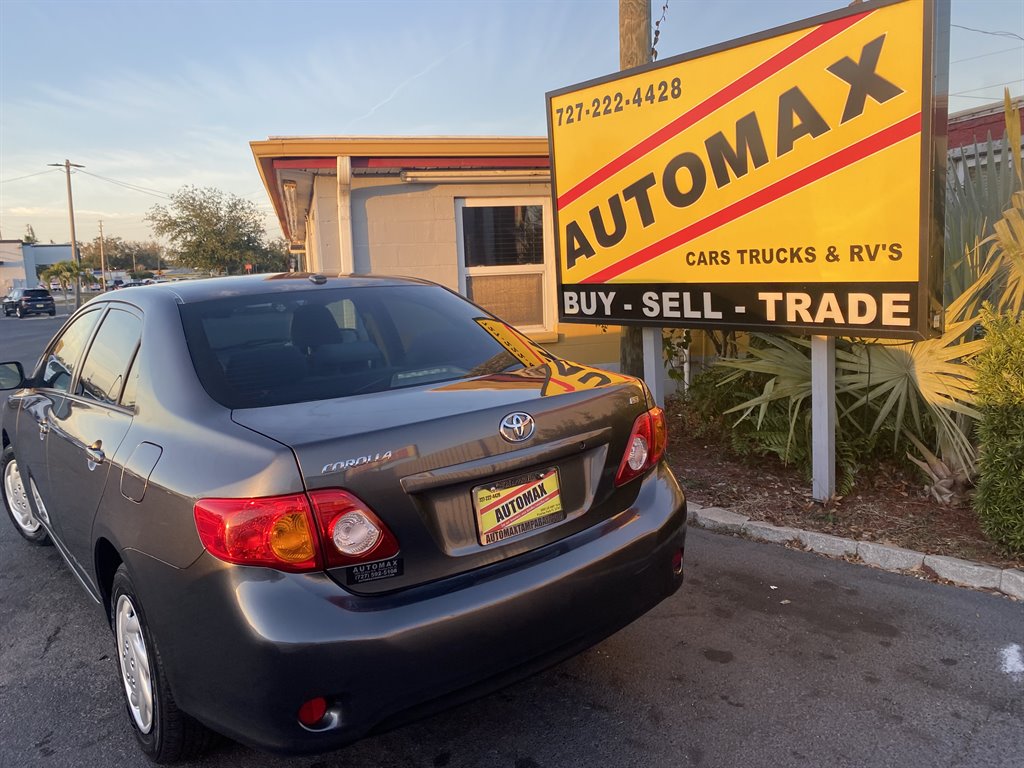 2010 Toyota Corolla LE photo 3