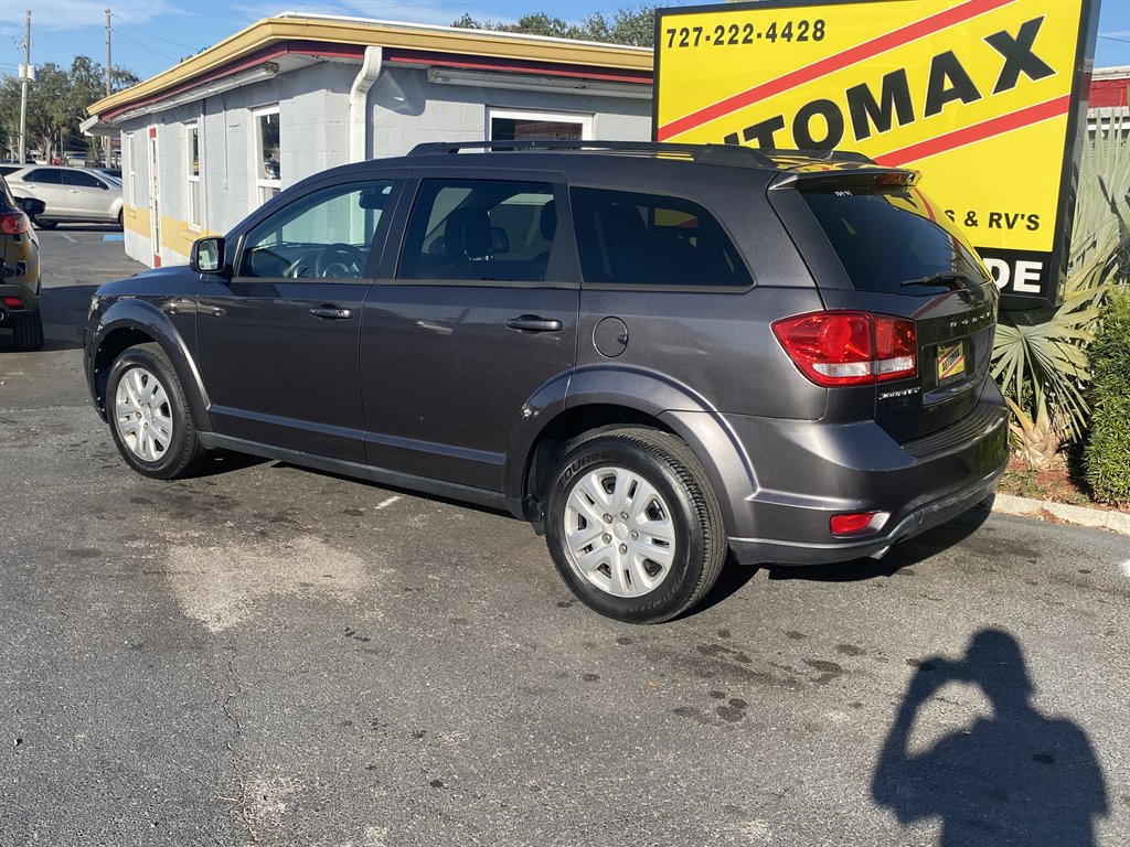 2018 Dodge Journey SXT photo 2