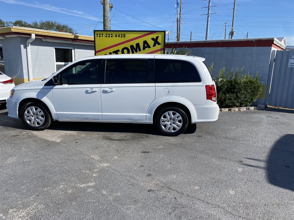 2018 Dodge Grand Caravan SE photo 2