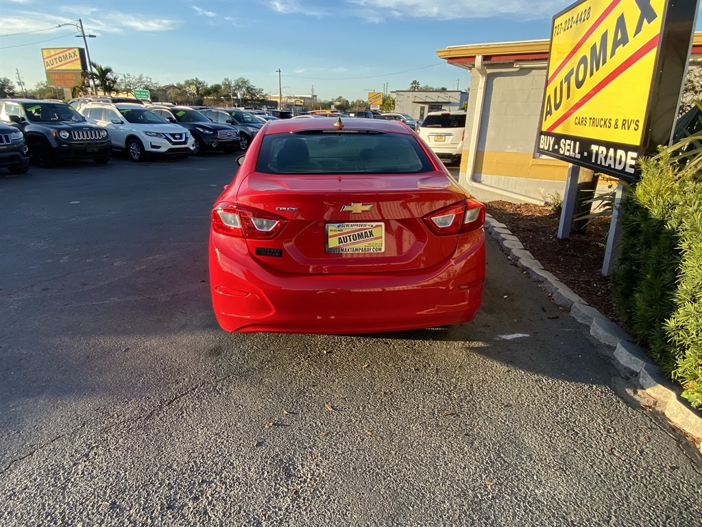 2018 Chevrolet Cruze LS photo 3