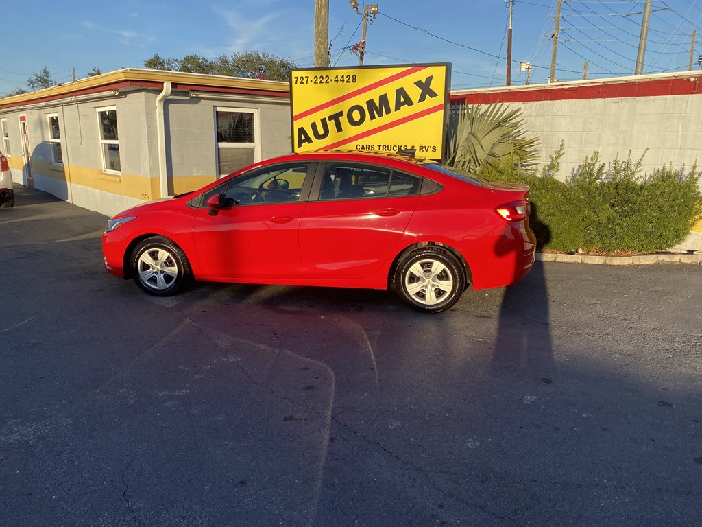 2018 Chevrolet Cruze LS photo 2