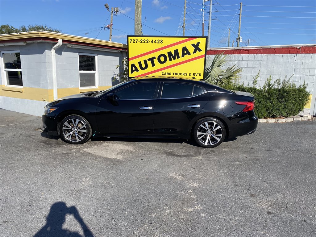 2017 Nissan Maxima S photo 2