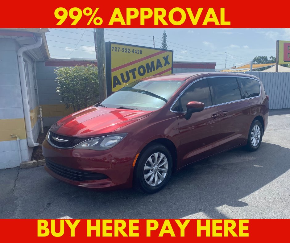 2017 Chrysler Pacifica Touring's photo
