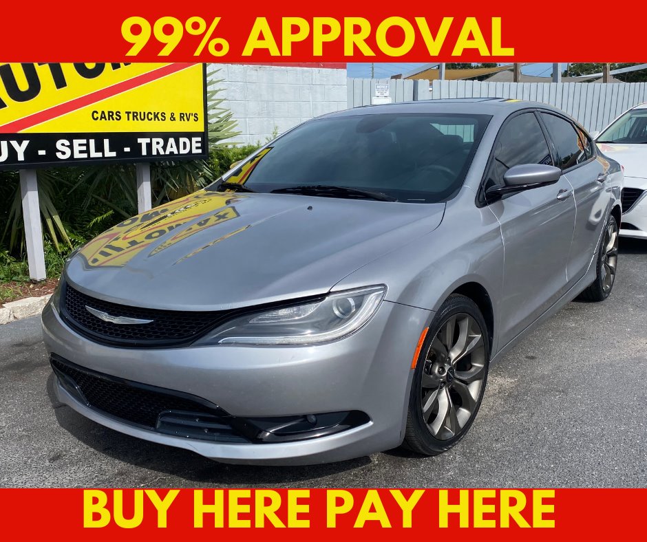 2015 Chrysler 200 S's photo